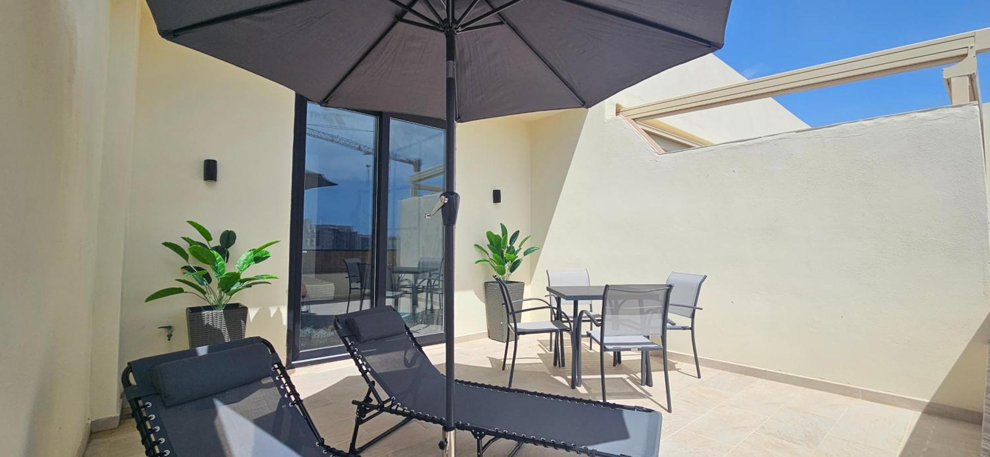 Sea Breeze Penthouse And Terrace Qawra St Paul'S Bay Apartment St. Paul's Bay Exterior foto