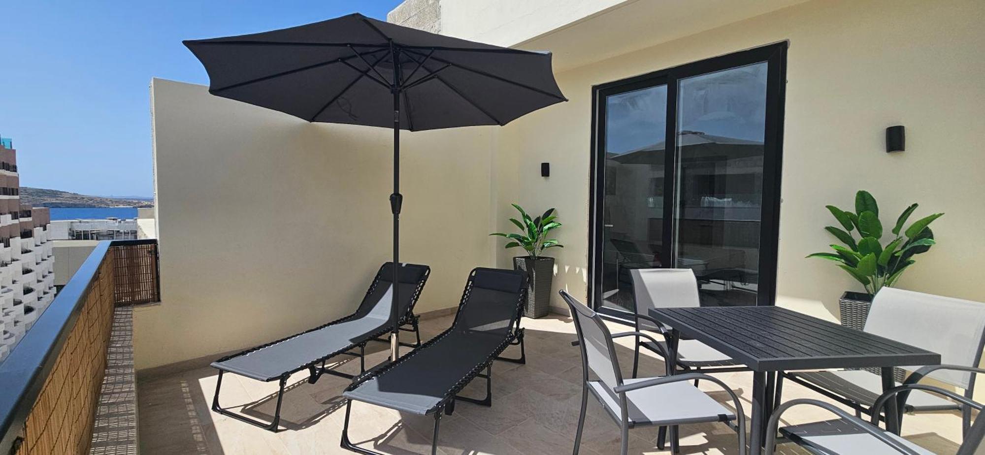 Sea Breeze Penthouse And Terrace Qawra St Paul'S Bay Apartment St. Paul's Bay Exterior foto